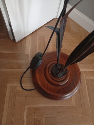 Lampara pie 3 tulipas