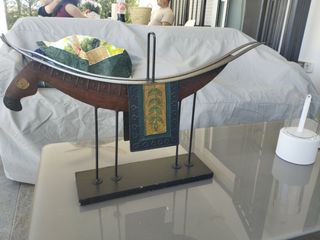 Figura decorativa caballo madera metal