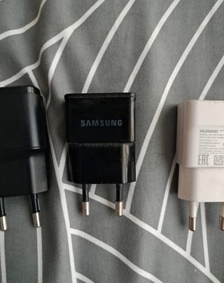 3 Cargadores - LG, Samsung