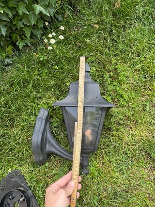 Lampada da esterno in metallo nero