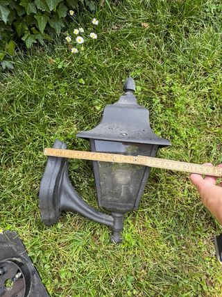 Lampada da esterno in metallo nero