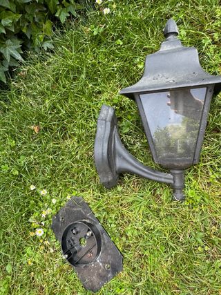 Lampada da esterno in metallo nero