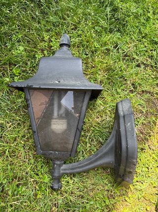 Lampada da esterno in metallo nero