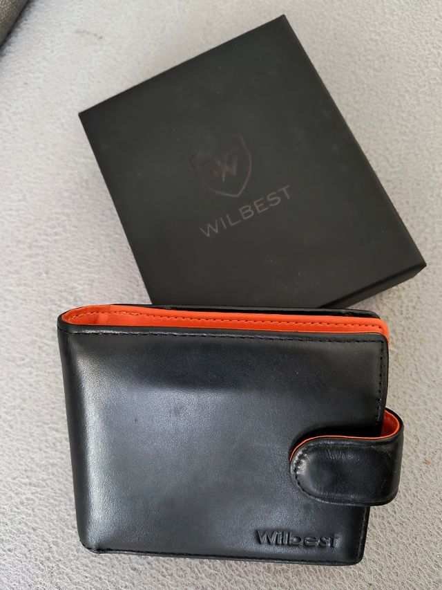 Cartera Wildbest de piel de segunda mano por 20 EUR en Las Rozas