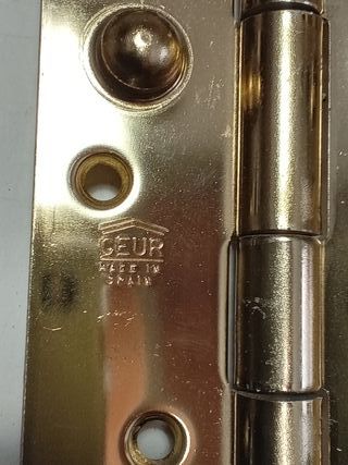 Bisagras, pomo, mirilla, para puerta de entrada