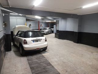 Local comercial en venta en La Teixonera en Barcelona