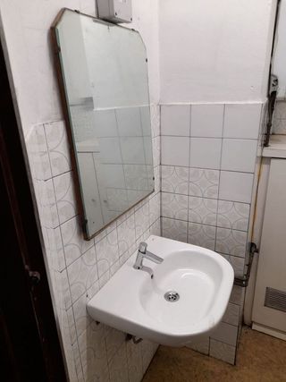 Local comercial en venta en La Teixonera en Barcelona