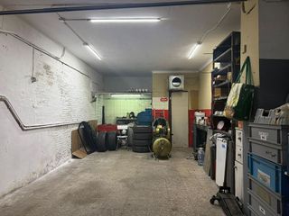 Local comercial en venta en La Teixonera en Barcelona