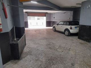 Local comercial en venta en La Teixonera en Barcelona