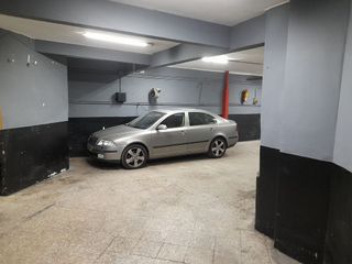 Local comercial en venta en La Teixonera en Barcelona