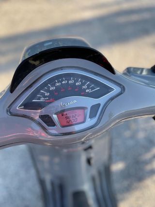 Vespa Sprint precio negociable Nardo Grey 4T 4V 
