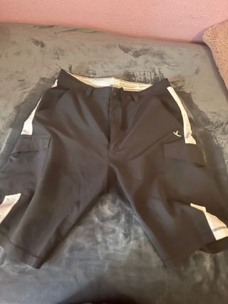 Pantalones cortos deportivos grises de hombre