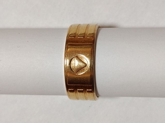 Anillo dorado abierto