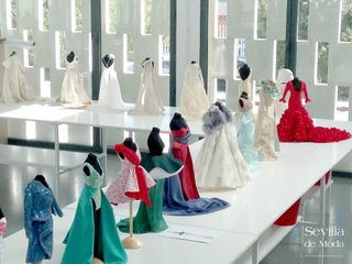 MANIQUI DE COSTURA EN MINIATURA NEGRO