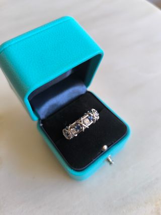 Anillo Tiffany & Co. zafiro