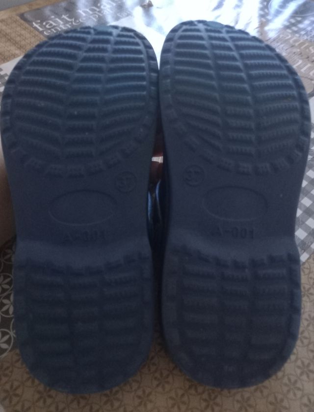 Zuecos azules - Talla 37