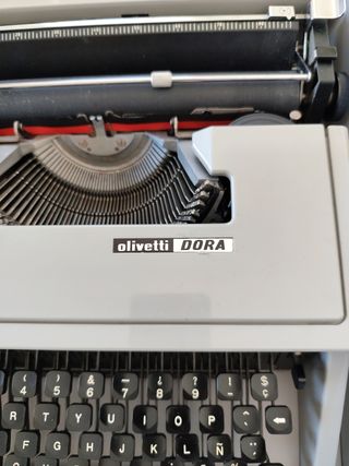 Olivetti Dora Máquina de Escribir