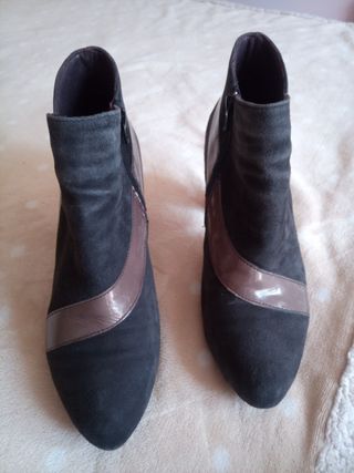 Botines Pitillo negros y marrones