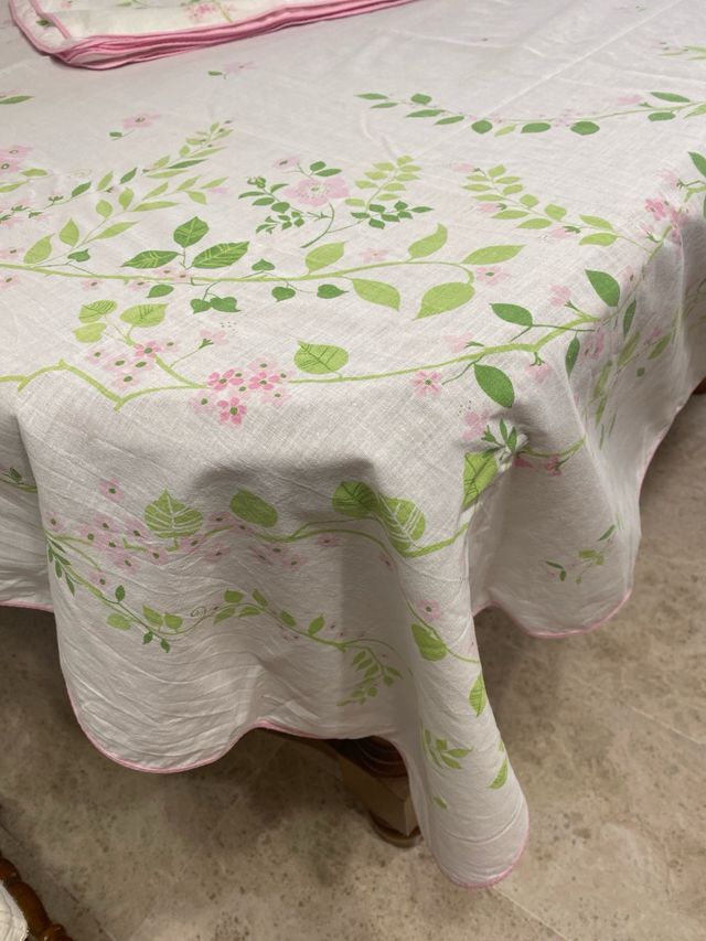 Mantel y servilletas - 200x175cm