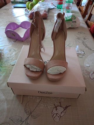 Sandali DeeZee beige, n.40