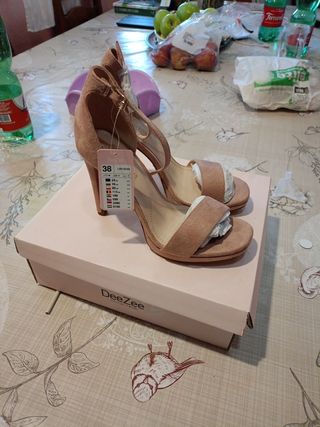 Sandali DeeZee beige, n.40