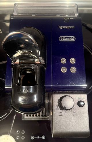 Cafetera Nespresso De'Longhi Lattissima
