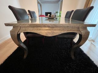 MESA DE COMEDOR + 4 SILLAS PIEL