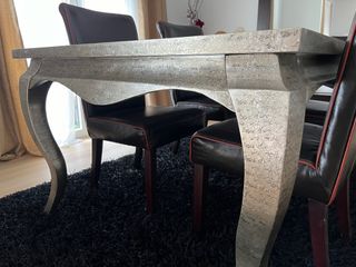 MESA DE COMEDOR + 4 SILLAS PIEL