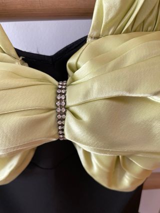 Vestido negro c/ lazo verde