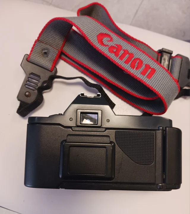 Canon T70 + Objetivo Sigma