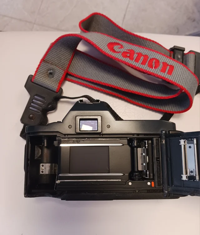 Canon T70 + Objetivo Sigma