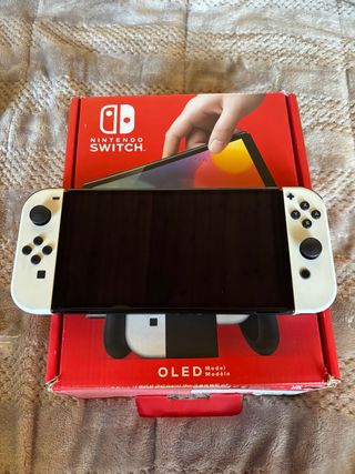 Nintendo Switch OLED - Bianco e nero