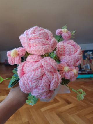 Ramo flores ganchillo rosa. 