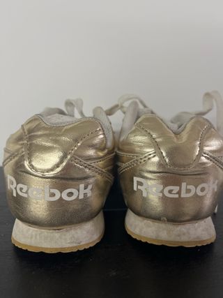 Tenis Reebok Classic dorados