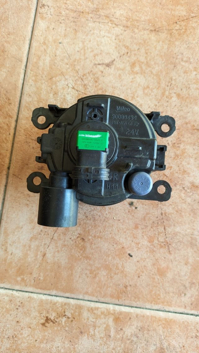 Faro antiniebla Renault Clio