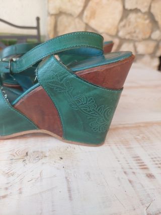 Sandalias cuña Bronx verdes