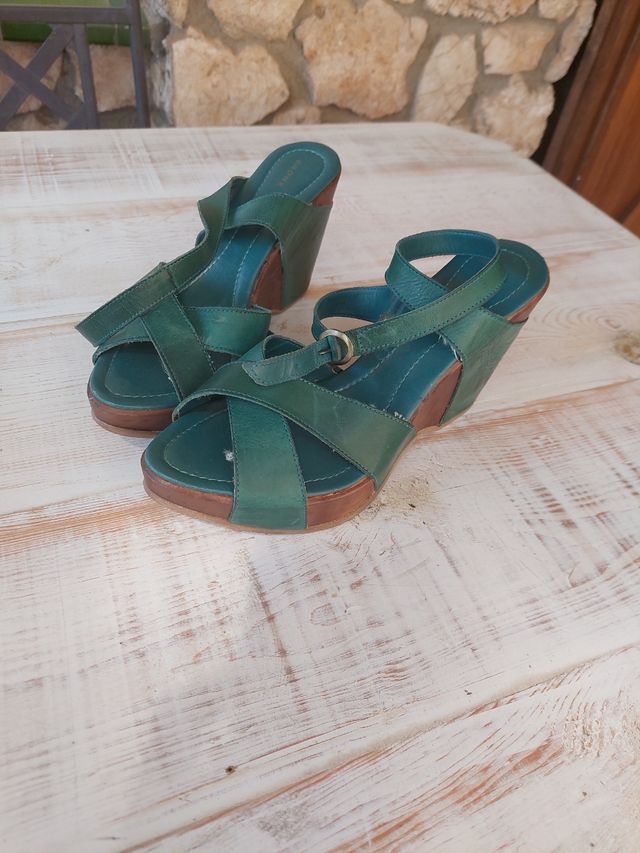 Sandalias cuña Bronx verdes
