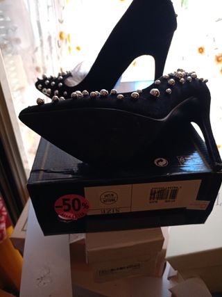 Scarpe tacco nero borchie