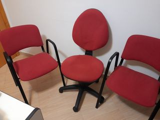 TRES SILLAS DE OFICINA