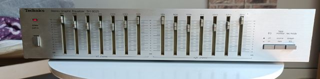 Espectacular Equalizador technics SH-8025