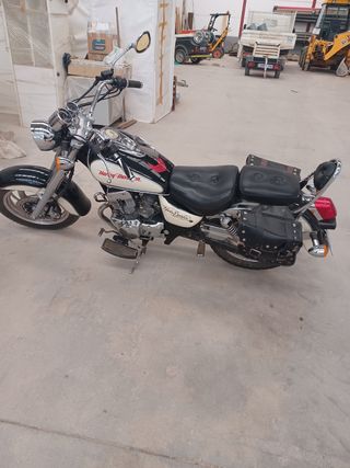 Moto 125cc - lanverti  drago Buen estado 11.000 km