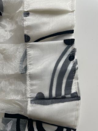 Cortinas translúcidas blanco-negro