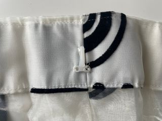 Cortinas translúcidas blanco-negro