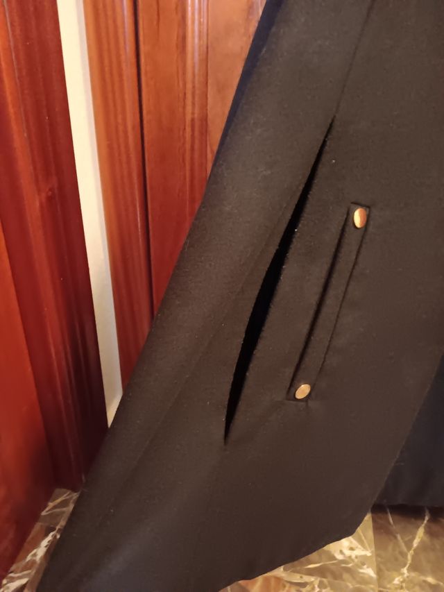 Capa negra Cortefiel de paño