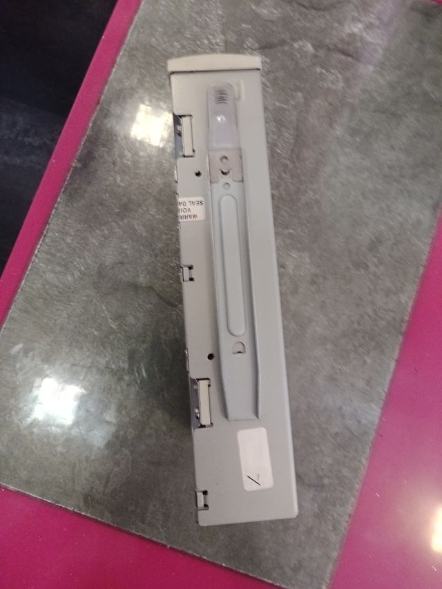 Benq 48x16x48 Disquetera