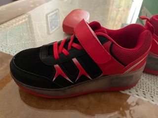 Zapatillas Traviesos con ruedas - niño Talla 32