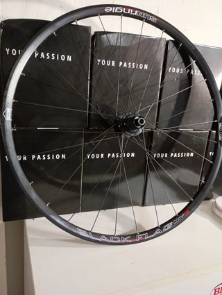 Ruota MTB posteriore 29 perno passante non boost 1