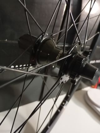Ruota MTB posteriore 29 perno passante non boost 1