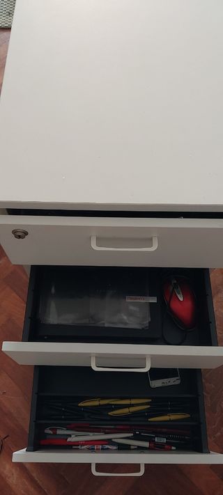 Mueble oficina con ruedas