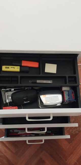 Mueble oficina con ruedas